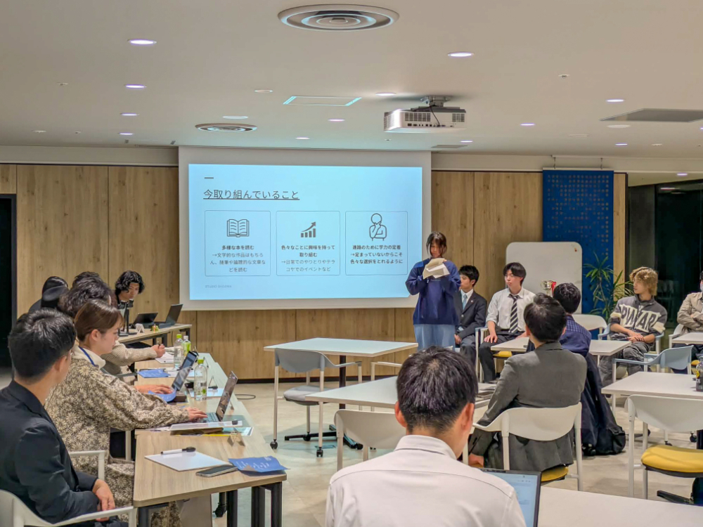 「物語をつくるひとになりたい」と語る川崎さん